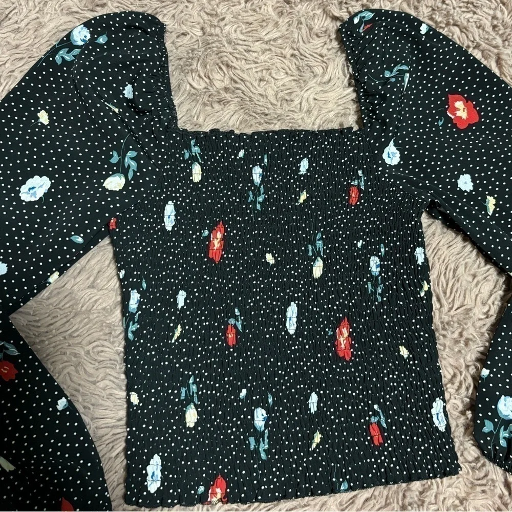 Abercrombie and Fitch Women Black Floral Smocked Crop Blouse